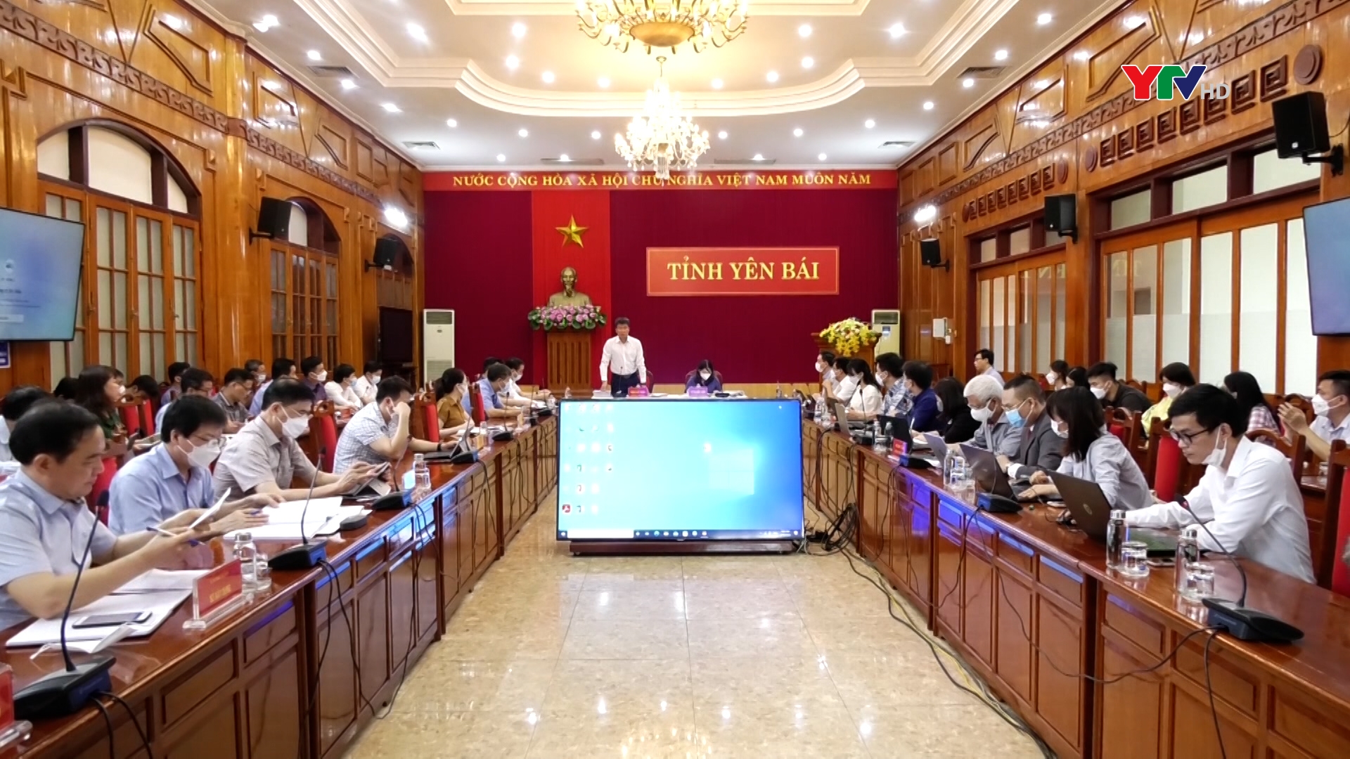 Đồng chí Chủ tịch UBND tỉnh Trần Huy Tuấn làm việc với các sở, ngành, địa phương đánh giá các chuyên đề tích hợp vào Quy hoạch tỉnh