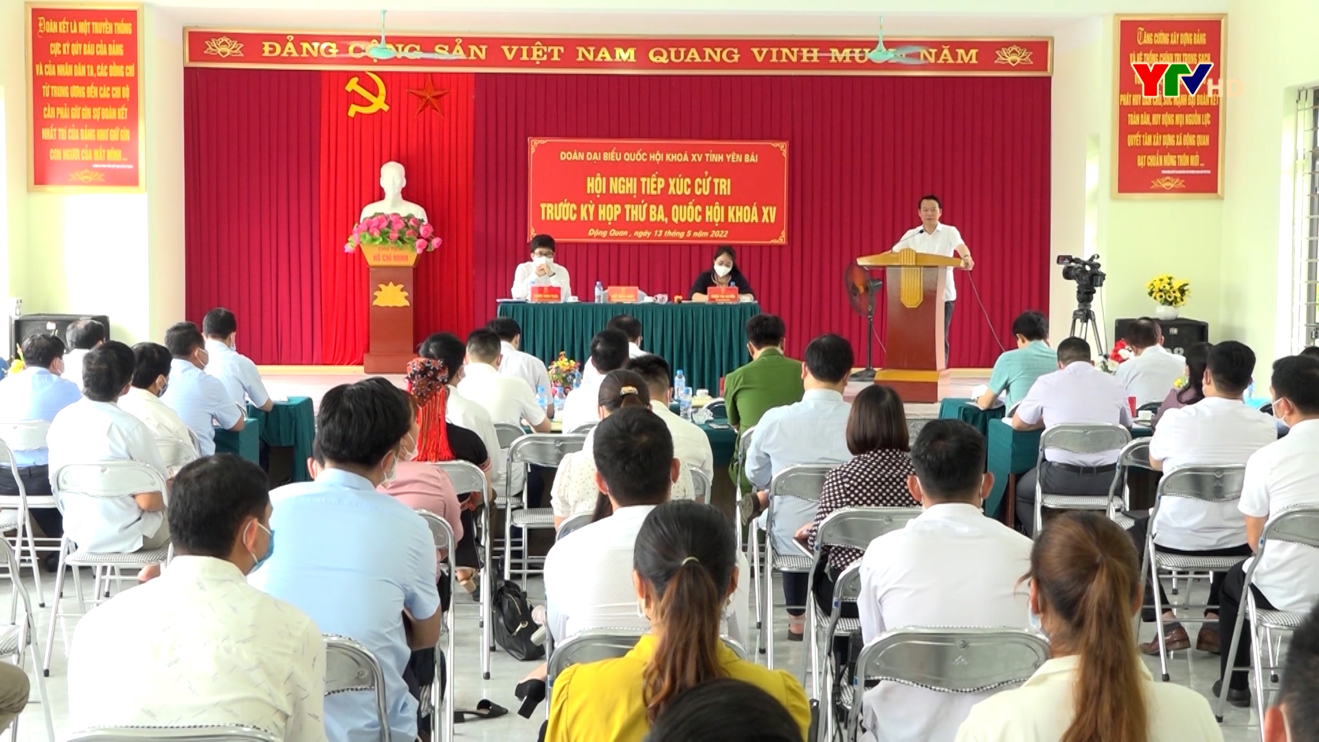 Đồng chí Bí thư Tỉnh ủy, Trưởng đoàn Đại biểu Quốc hội tỉnh Đỗ Đức Duy tiếp xúc cử tri huyện Lục Yên