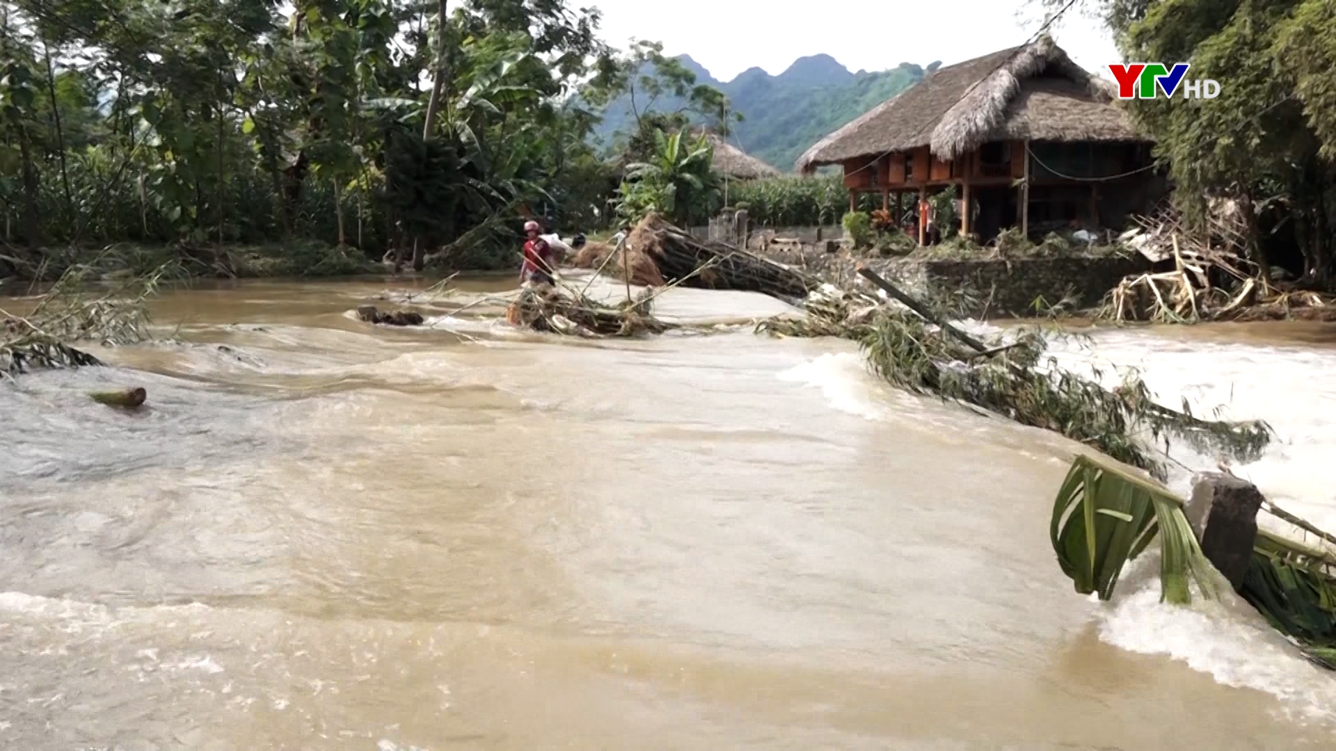 Lục Yên còn khoảng 900 hộ dân sống trong vùng nguy hiểm lũ bão