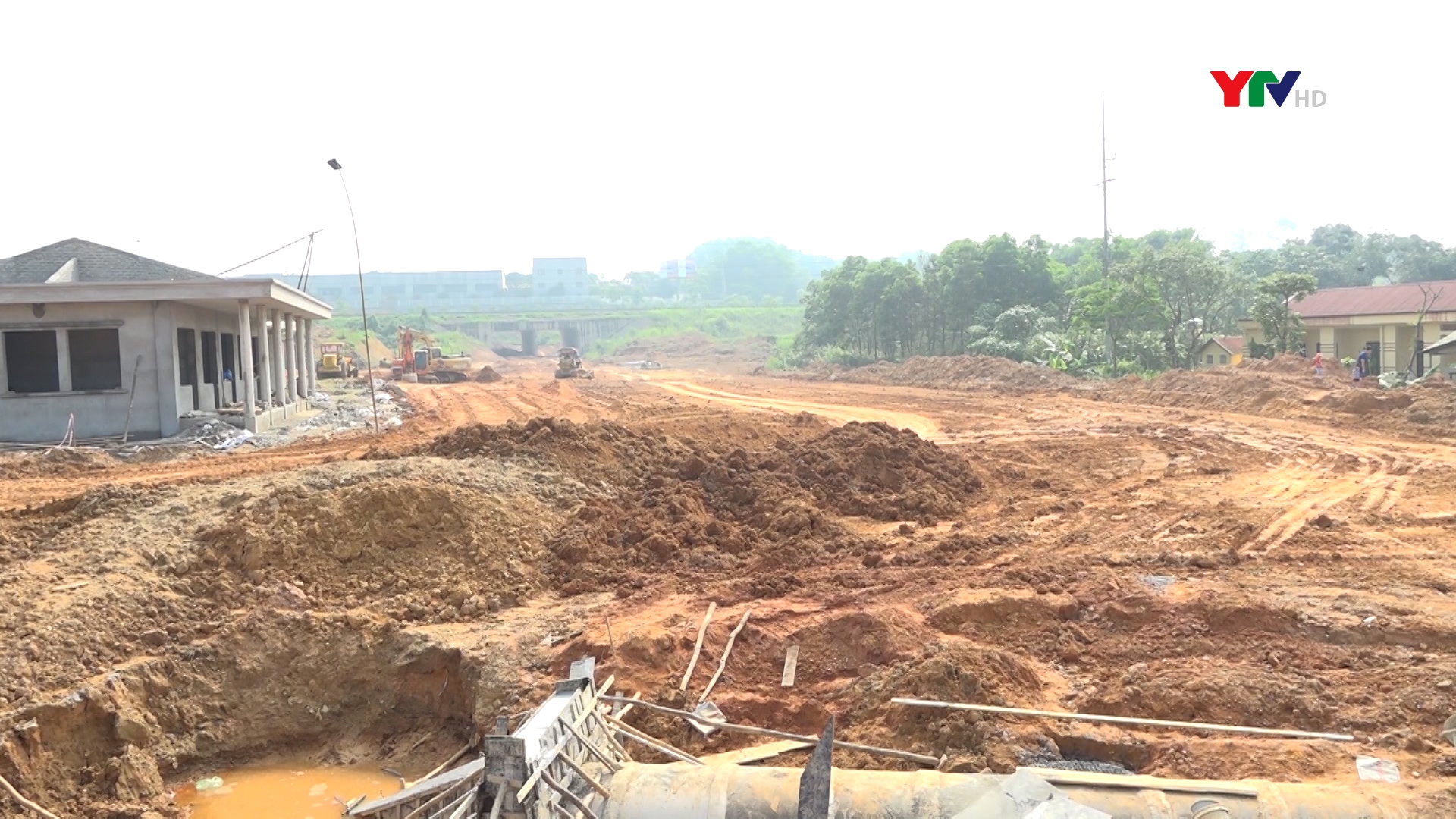 Đẩy nhanh tiến độ thi công xây dựng công trình nút giao IC13 cao tốc Nội Bài- Lào Cai