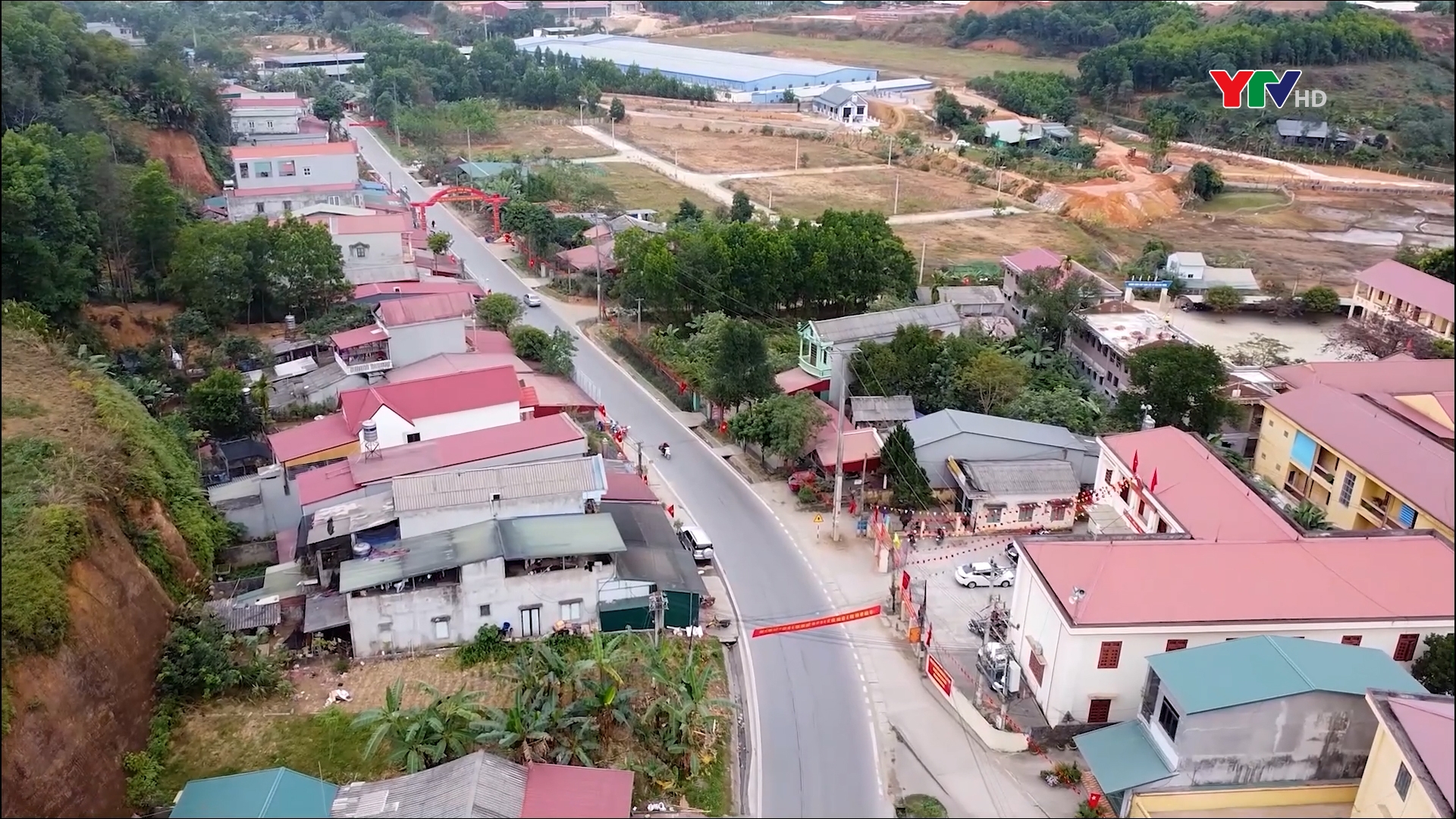 Nông dân huyện Yên Bình thi đua xây dựng nông thôn mới