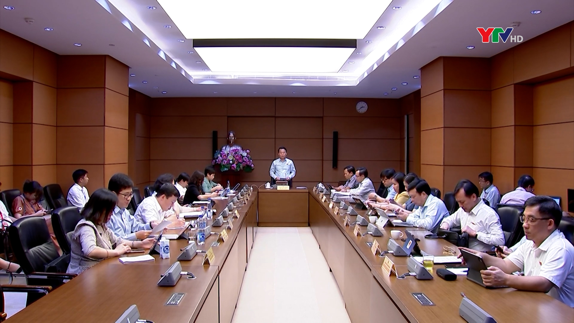 Đoàn ĐBQH tỉnh thảo luận tổ về lấy phiếu tín nhiệm và chính sách đặc thù phát triển Thành phố Hồ Chí Minh