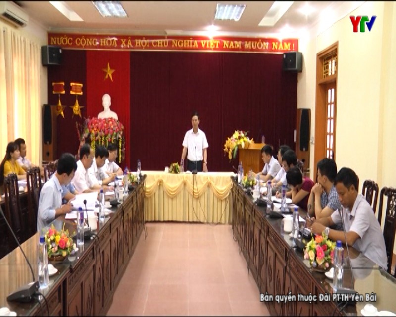 Đ/c Phó Chủ tịch UBND tỉnh Dương Văn Tiến kiểm tra tiến độ thành lập Bộ phận phục vụ hành chính công tại huyện Trấn Yên và Văn Yên
