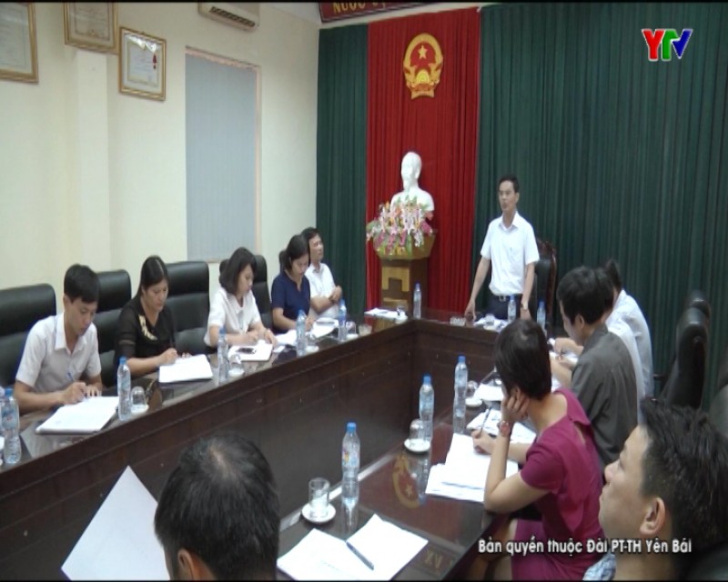 Đ/c Phó Chủ tịch UBND tỉnh Dương Văn Tiến kiểm tra tiến độ thành lập Bộ phận phục vụ hành chính công tại TP Yên Bái và huyện Yên Bình
