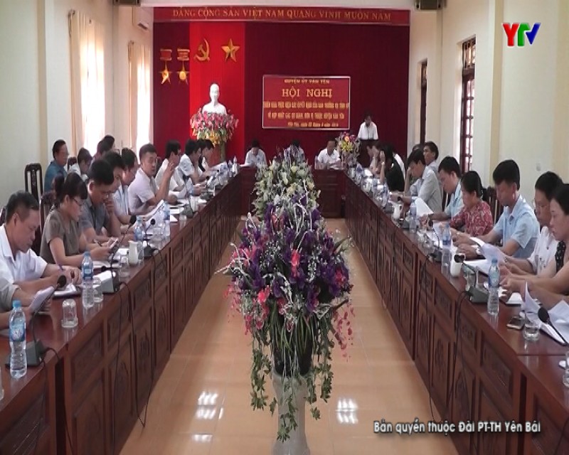 Huyện ủy Văn Yên công bố các quyết định về việc hợp nhất các cơ quan thuộc huyện