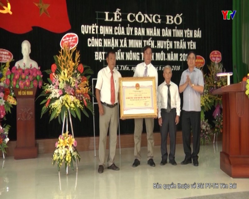 Xã Minh Tiến, huyện Trấn Yên đón Bằng công nhận đạt chuẩn nông thôn mới