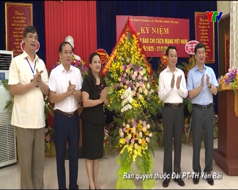 Đồng chí Chủ tịch UBND tỉnh Đỗ Đức Duy chúc mừng Đài PT-TH Yên Bái nhân kỷ niệm 93 năm Ngày Báo chí cách mạng Việt Nam