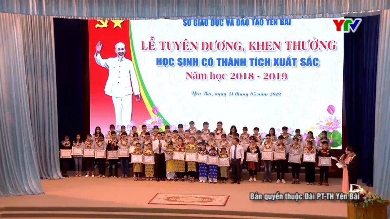 Yên Bái tuyên dương, khen thưởng 187 học sinh có thành tích xuất sắc, năm học 2018 - 2019