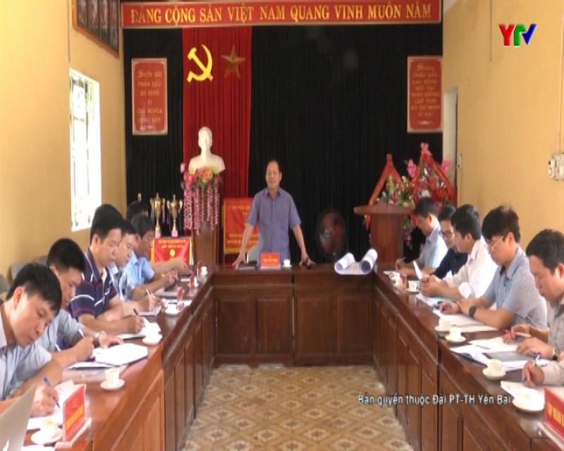 Đồng chí Phó Chủ tịch HĐND tỉnh Triệu Tiến Thịnh kiểm tra, giám sát việc thu hồi đất nông nghiệp tại huyện Lục Yên