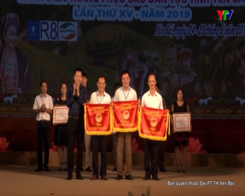 Huyện Lục Yên giành giải Nhất toàn đoàn Hội diễn NTQC – trình diễn trang phục các dân tộc tỉnh Yên Bái lần thứ XV năm 2019