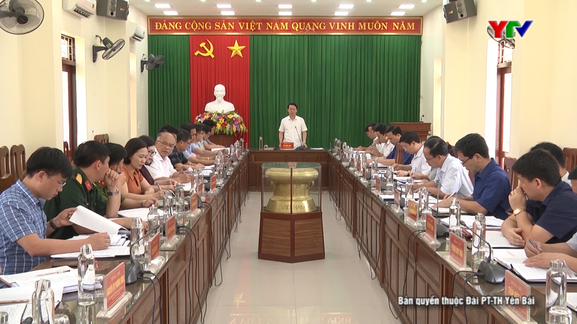 Đồng chí Chủ tịch UBND tỉnh Đỗ Đức Duy cùng đoàn công tác của tỉnh làm việc với Huyện ủy Trấn Yên