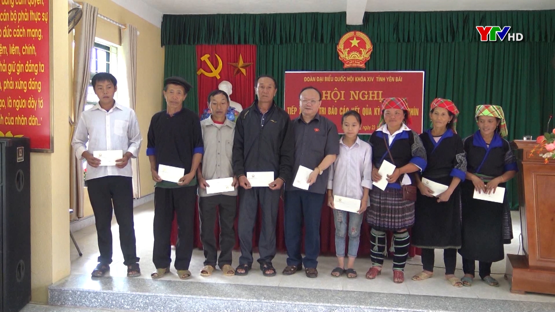 Đoàn đại biểu Quốc hội tỉnh Yên Bái tiếp xúc cử tri huyện Mù Cang Chải