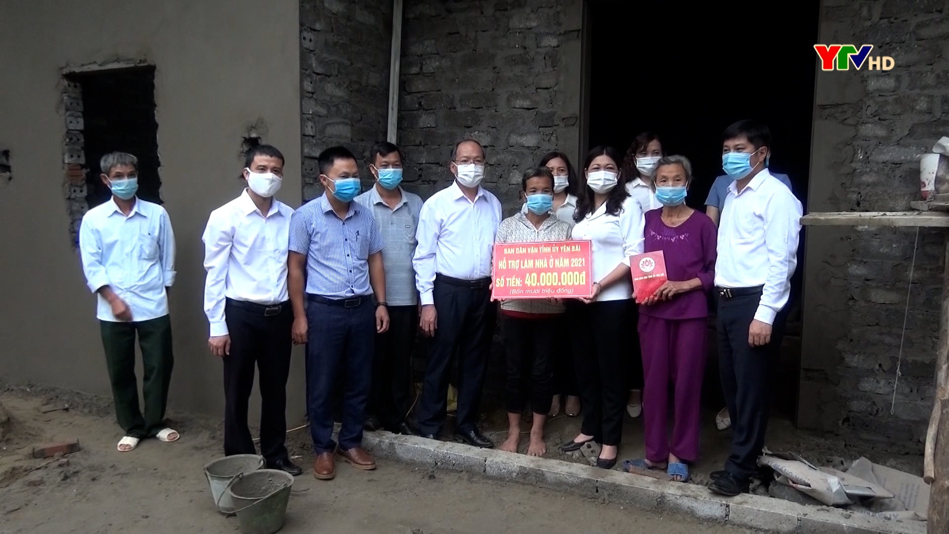 Gần 170 hộ nghèo huyện Trấn Yên được hỗ trợ làm nhà ở