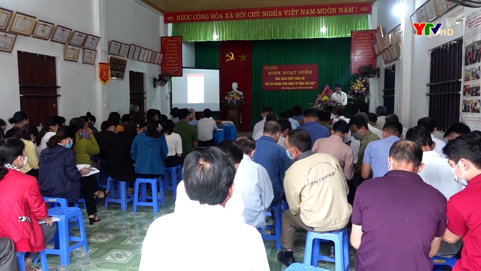 Đảng bộ huyện Văn Yên ứng dụng hiệu quả nền tảng số "Sổ tay Đảng viên điện tử”