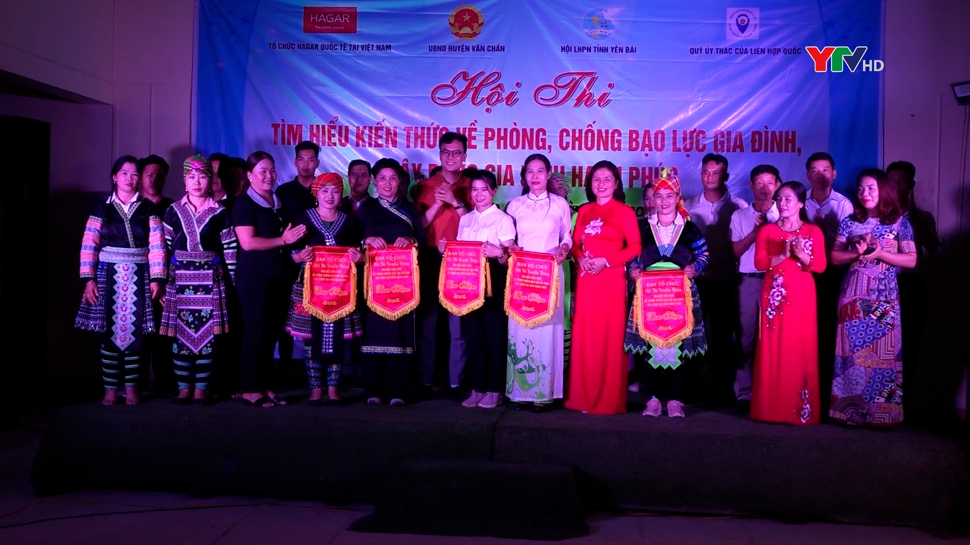 Hội Phụ nữ huyện Văn Chấn tổ chức buổi truyền thông phòng, chống bạo lực gia đình
