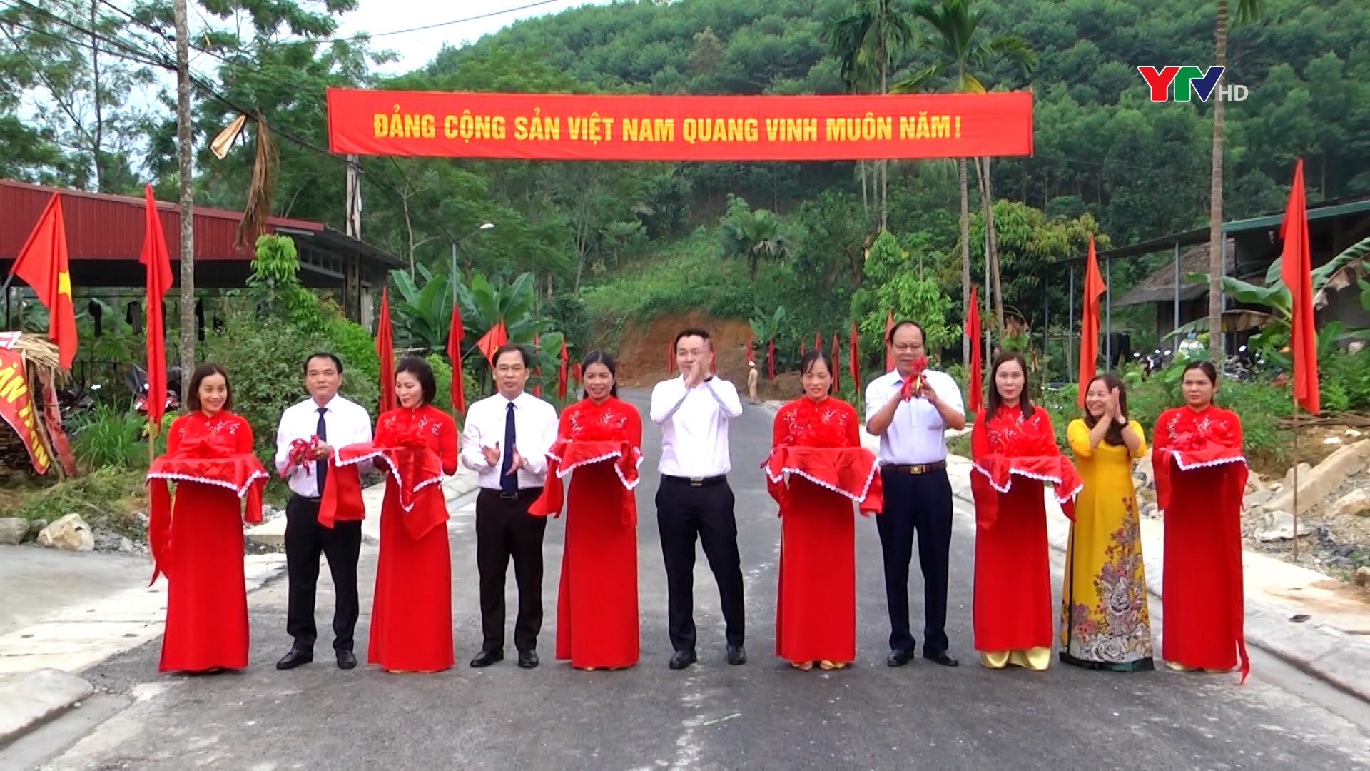 Huyện Yên Bình khánh thành công trình "Cải tạo, nâng cấp tuyến đường 7C”