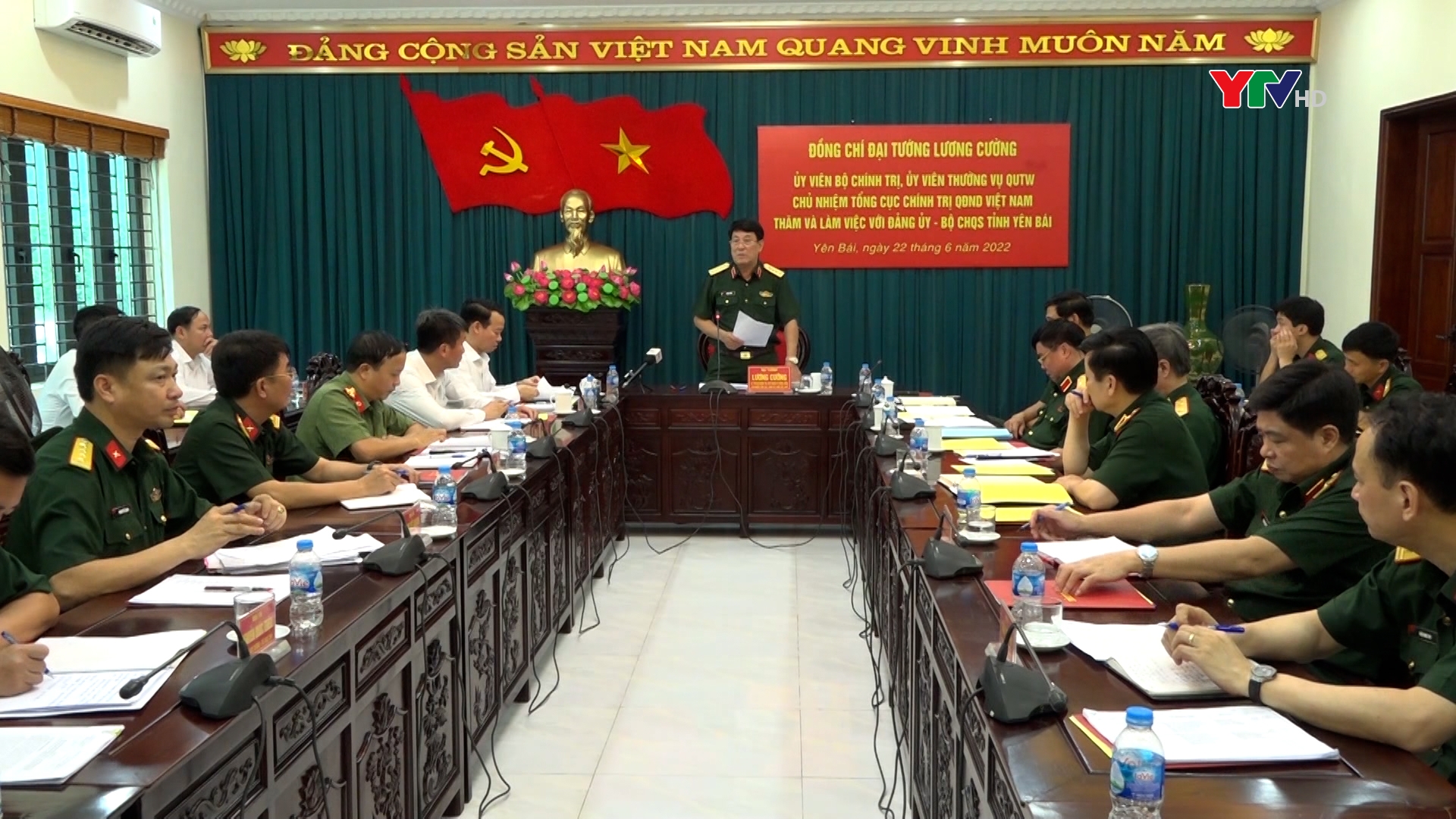 Đại tướng Lương Cường - Chủ nhiệm Tổng cục Chính trị QĐNDVN làm việc tại Bộ Chỉ huy Quân sự tỉnh Yên Bái