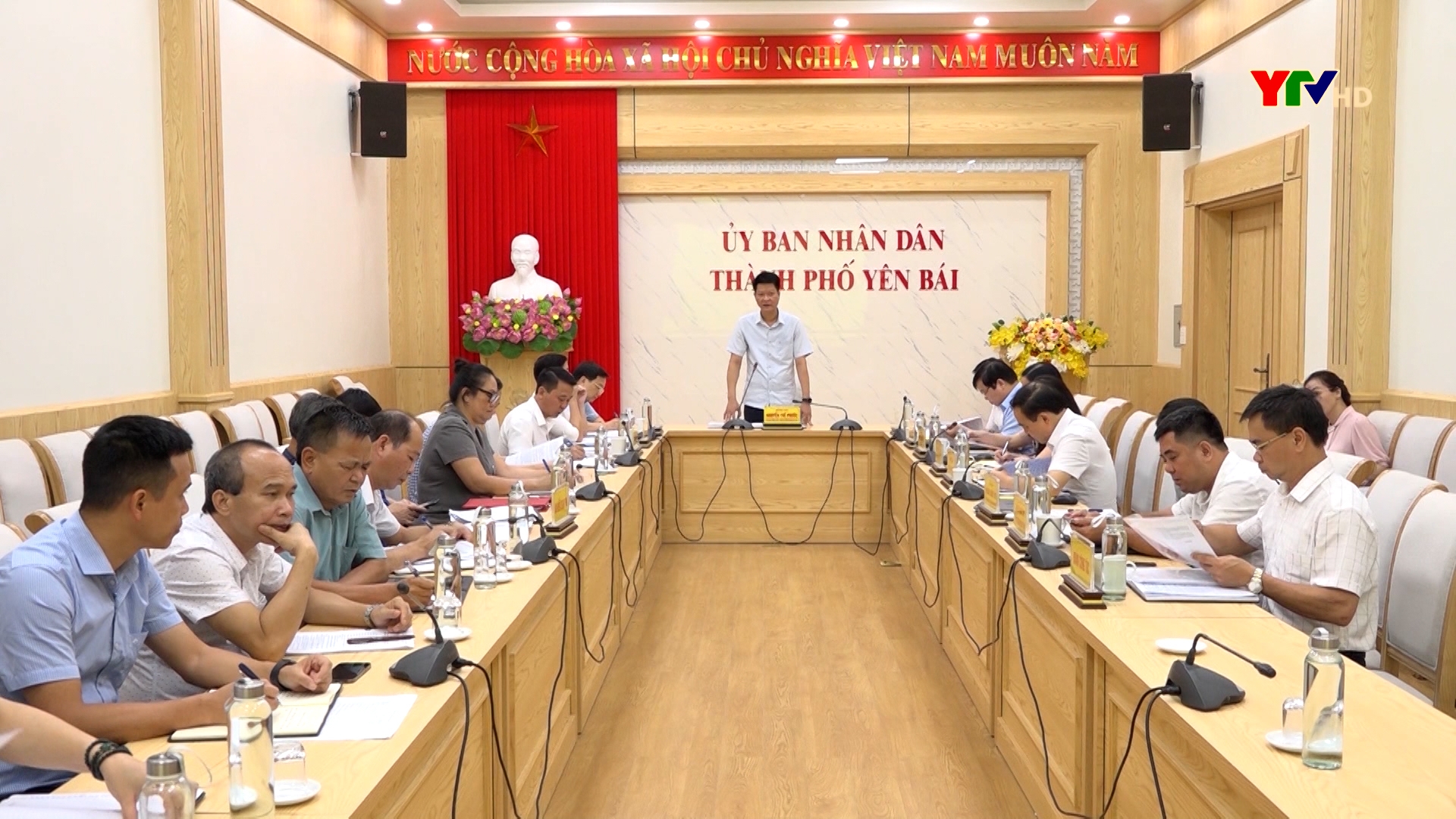 Đồng chí Phó Chủ tịch Thường trực UBND tỉnh Nguyễn Thế Phước làm việc với thành phố Yên Bái về công tác thu ngân sách