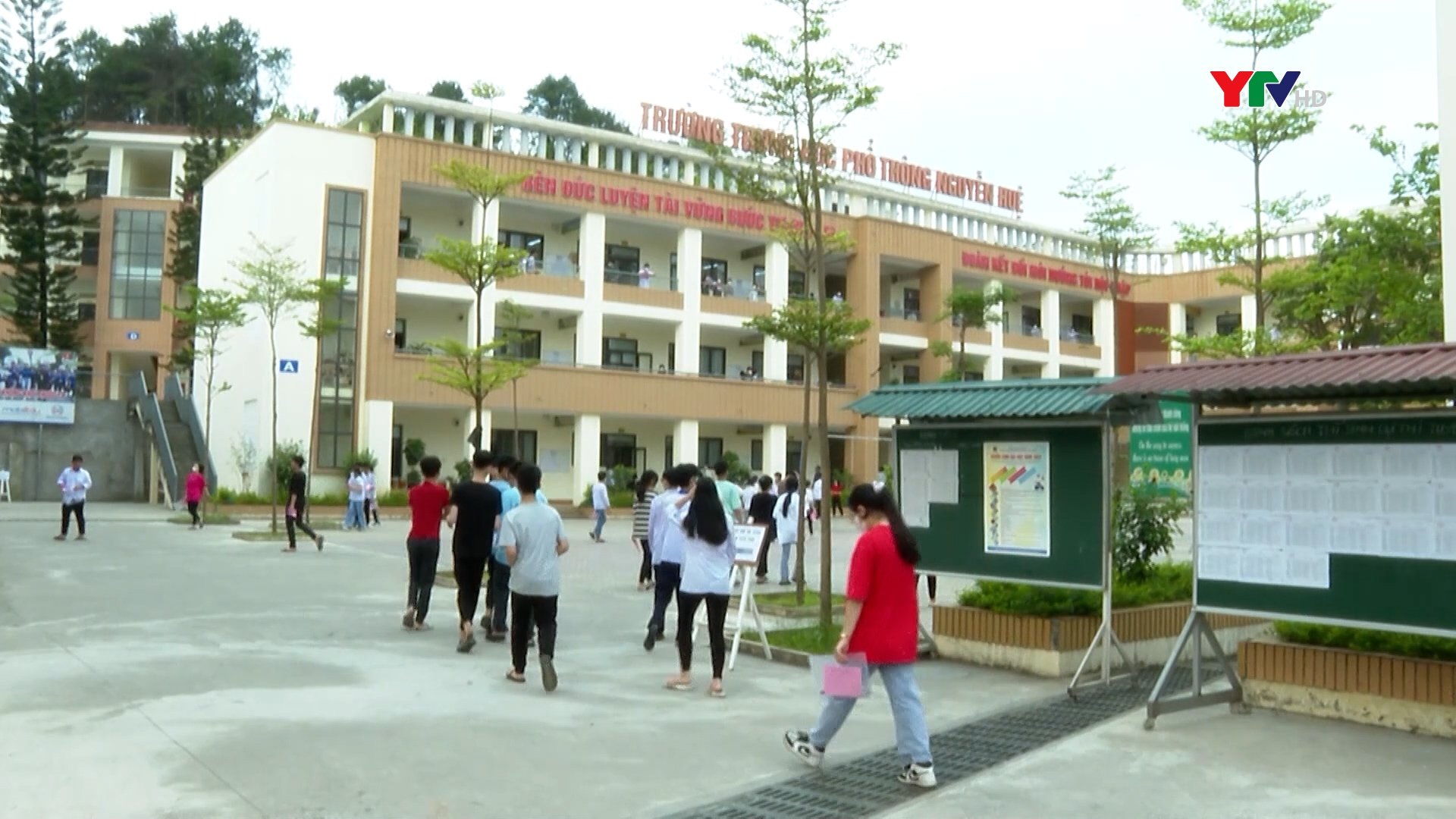Yên Bái: Trên 9.550 thí sinh bước vào ngày thi đầu tiên của kỳ thi tuyển sinh lớp 10 THPT và lớp 6 Trường THPT Chuyên Nguyễn Tất Thành, năm học 2023 - 2024