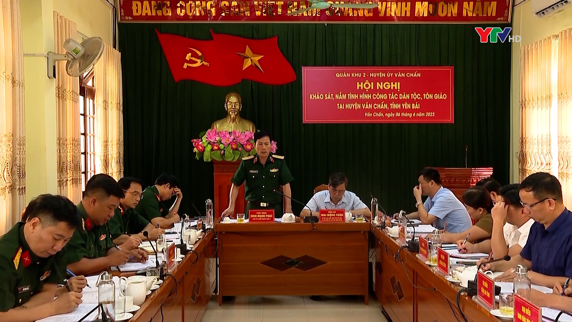 Quân khu 2 khảo sát, nắm tình hình công tác dân tộc, tôn giáo trên địa bàn huyện Văn Chấn