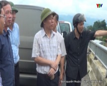 Đ/c Nguyễn Văn Khánh –  PCT UBND tỉnh kiểm tra tình hình thiệt hại do bão lũ gây ra tại huyện Văn Chấn