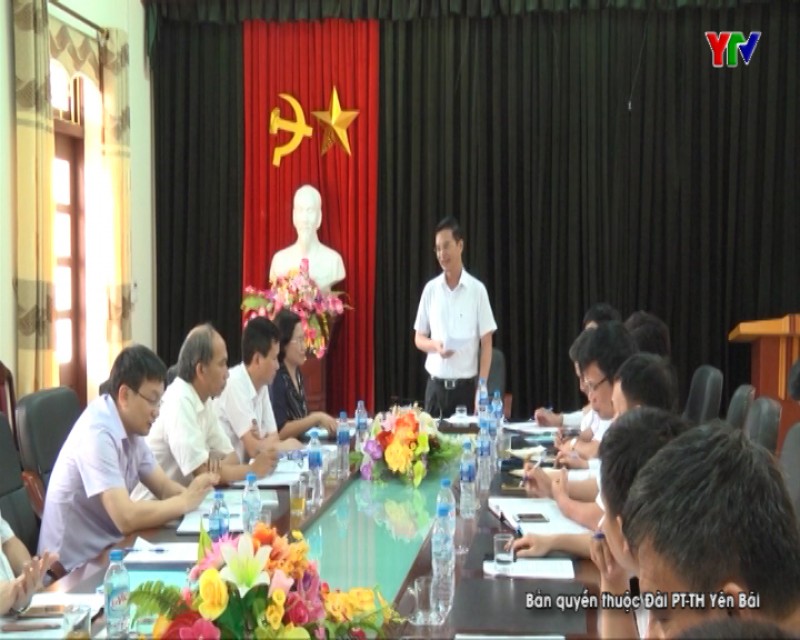 Đ/c Phó Chủ tịch UBND tỉnh Dương Văn Tiến làm việc với Trường Cao đẳng nghề Yên Bái
