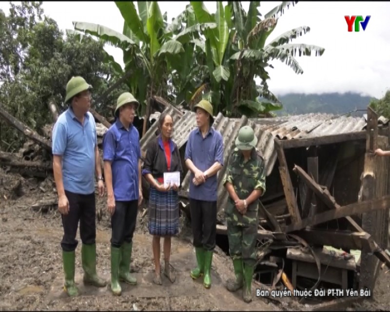 Đ/c Phó Chủ tịch UBND tỉnh Nguyễn Văn Khánh kiểm tra công tác khắc phục hậu quả mưa lũ tại xã Nậm Có, huyện Mù Cang Chải