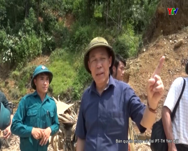 Đ/c Phó Chủ tịch UBND tỉnh Nguyễn Văn Khánh kiểm tra công tác khắc phục hậu quả thiên tai tại xã Nậm Mười, huyện Văn Chấn