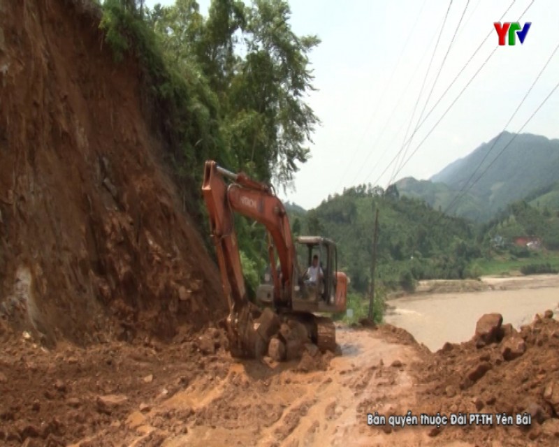 Văn Yên tập trung sửa chữa các tuyến đường giao thông bị hư hỏng do mưa lũ