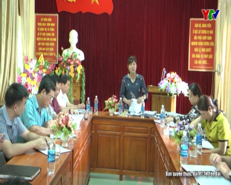 Đồng chí Phó Chủ tịch HĐND tỉnh Hoàng Thị Thanh Bình giám sát công tác quản lý, bảo vệ và phát triển rừng tại huyện Lục Yên