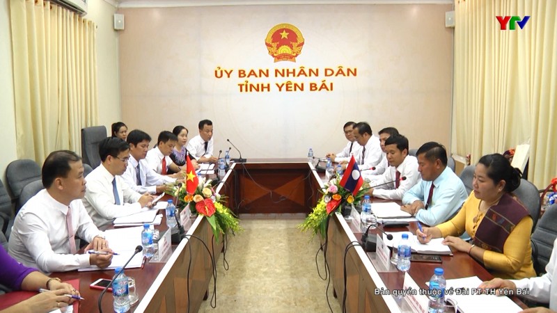 Đoàn công tác Văn phòng tỉnh Xaynhabuly (nước Cộng hòa DCND Lào) làm việc với Văn phòng Đoàn ĐBQH, HĐND và UBND tỉnh