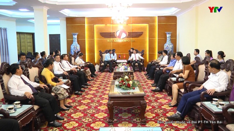 Đồng chí Chủ tịch UBND tỉnh Đỗ Đức Duy tiếp đoàn công tác Văn phòng tỉnh Xaynhabuly (nước Cộng hòa DCND Lào)