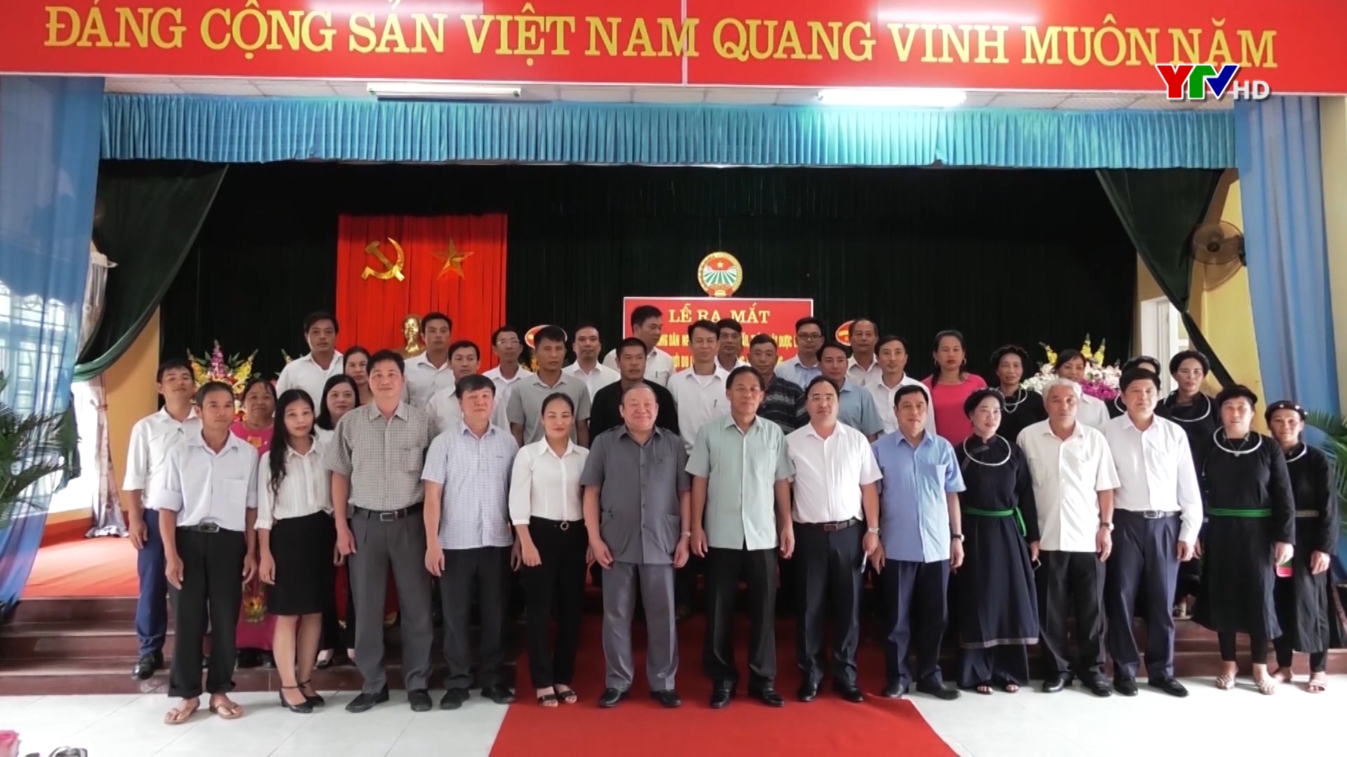 Ra mắt chi Hội Nông dân nghề nghiệp nuôi vịt bầu, trồng cây dược liệu gắn với du lịch truyền thống xã Việt Hồng, huyện Trấn Yên