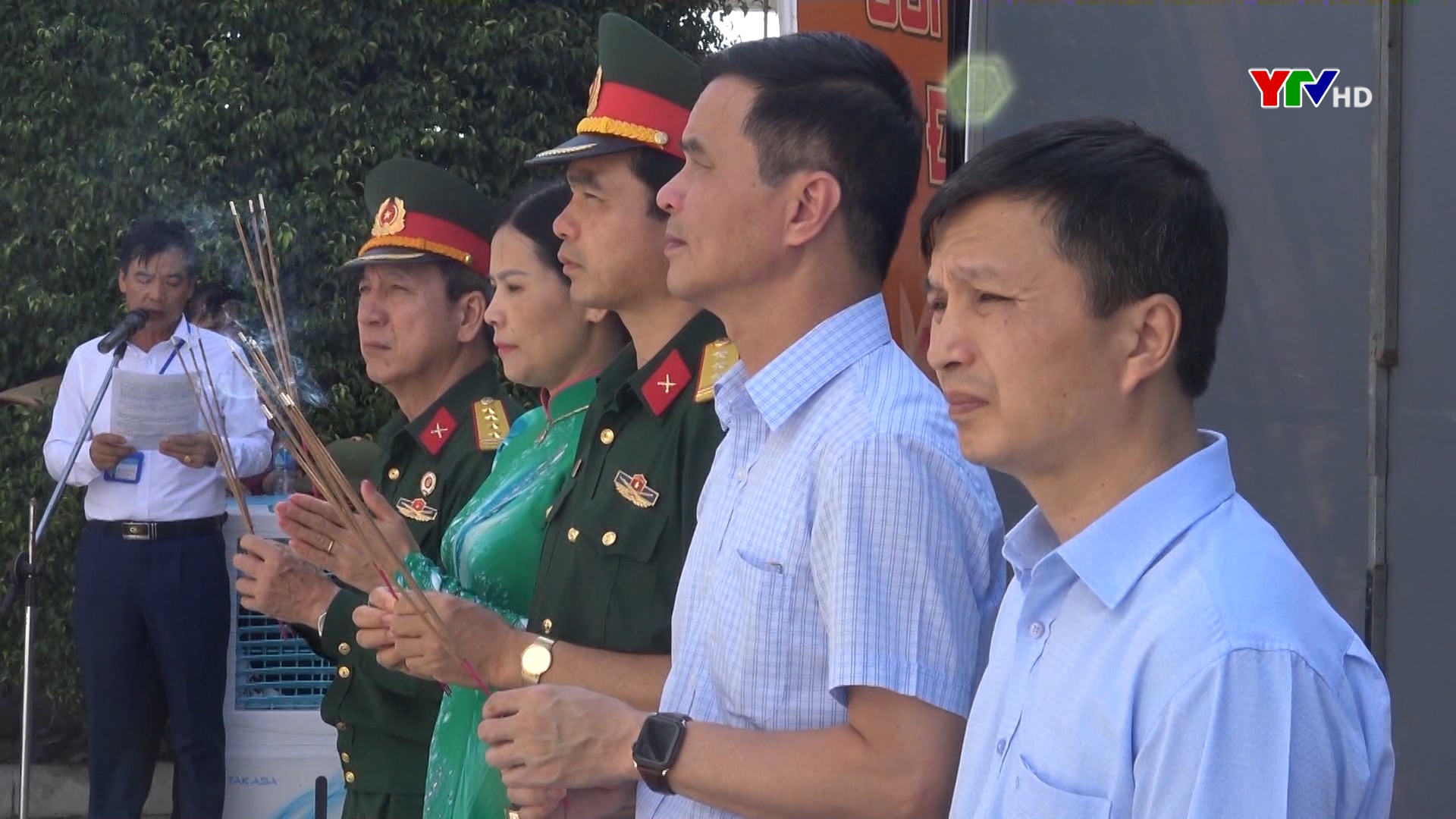 Đoàn đại biểu tỉnh Yên Bái viếng nghĩa trang liệt sỹ quốc tế Việt – Lào tại tỉnh Nghệ An