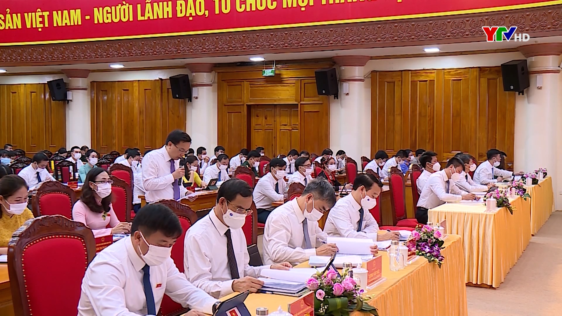 Kỳ họp thứ 2 - HĐND tỉnh Yên Bái khóa XIX: Các đại biểu thảo luận tại Hội trường
