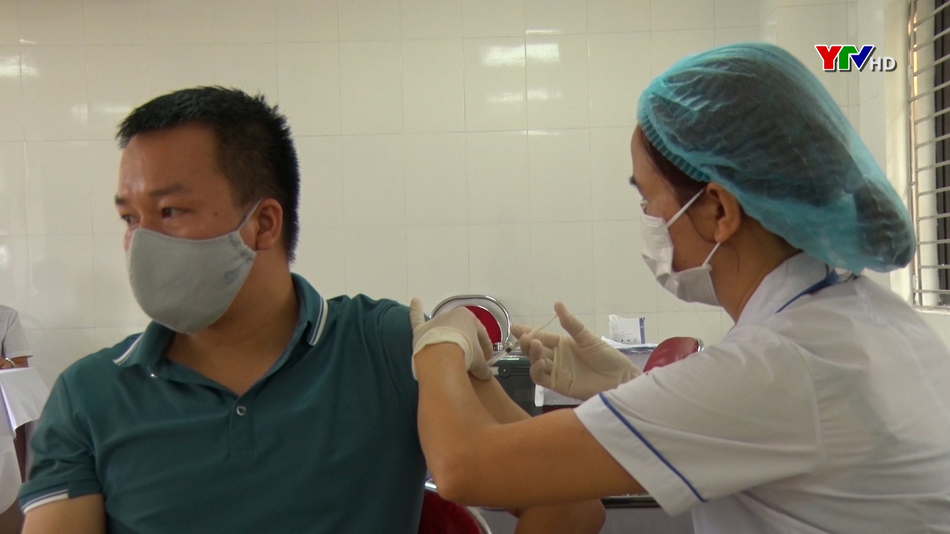 Văn Chấn: Hơn 1.500 người được tiêm vaccine phòng, chống COVID – 19