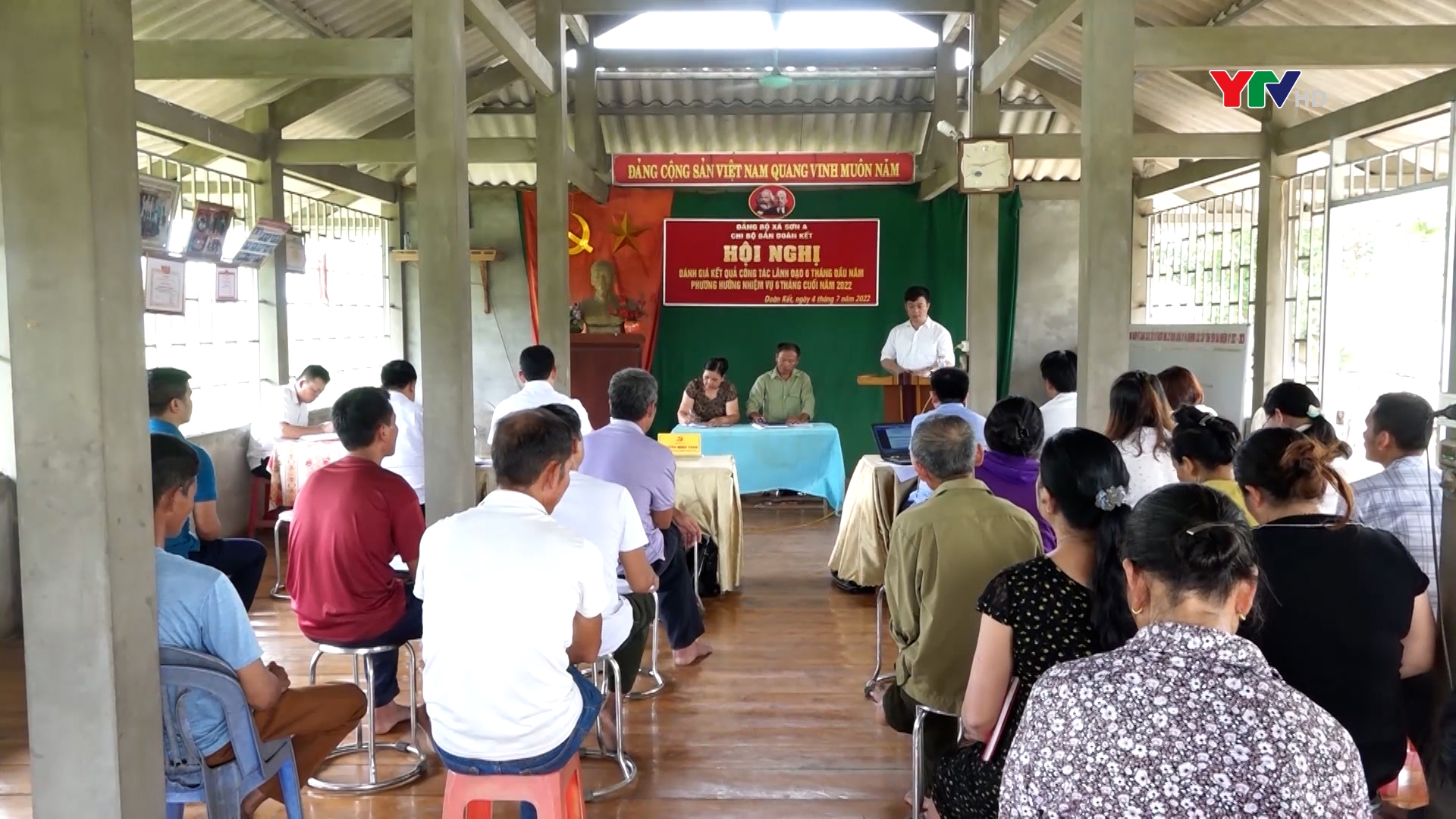 Chủ nhiệm Ủy ban Kiểm tra Tỉnh ủy Nguyễn Minh Toàn dự sinh hoạt Chi bộ tại thị xã Nghĩa Lộ