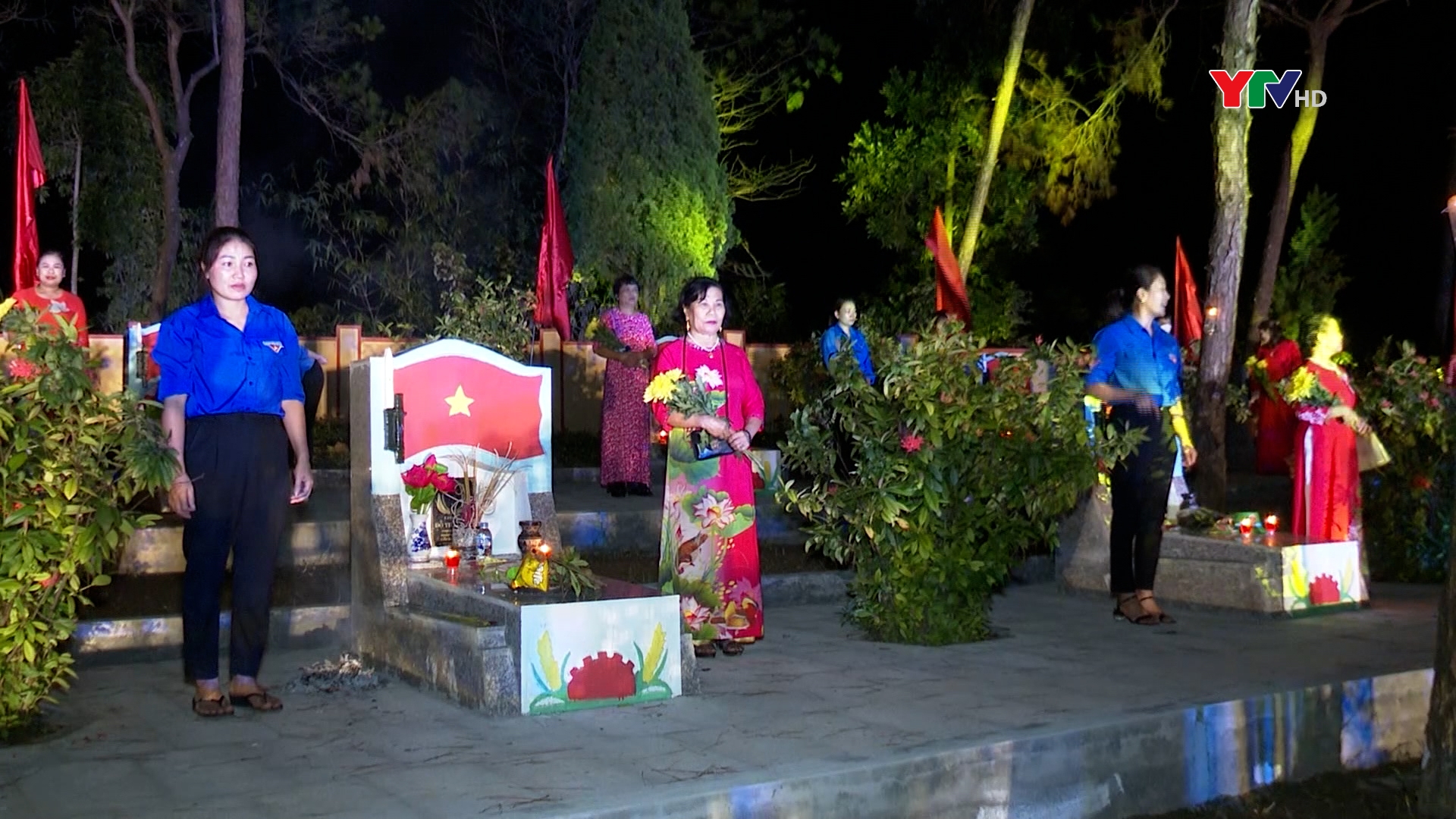 Chương trình nghệ thuật, thắp nến tri ân tại Nghĩa trang Nam Cường, TP Yên Bái
