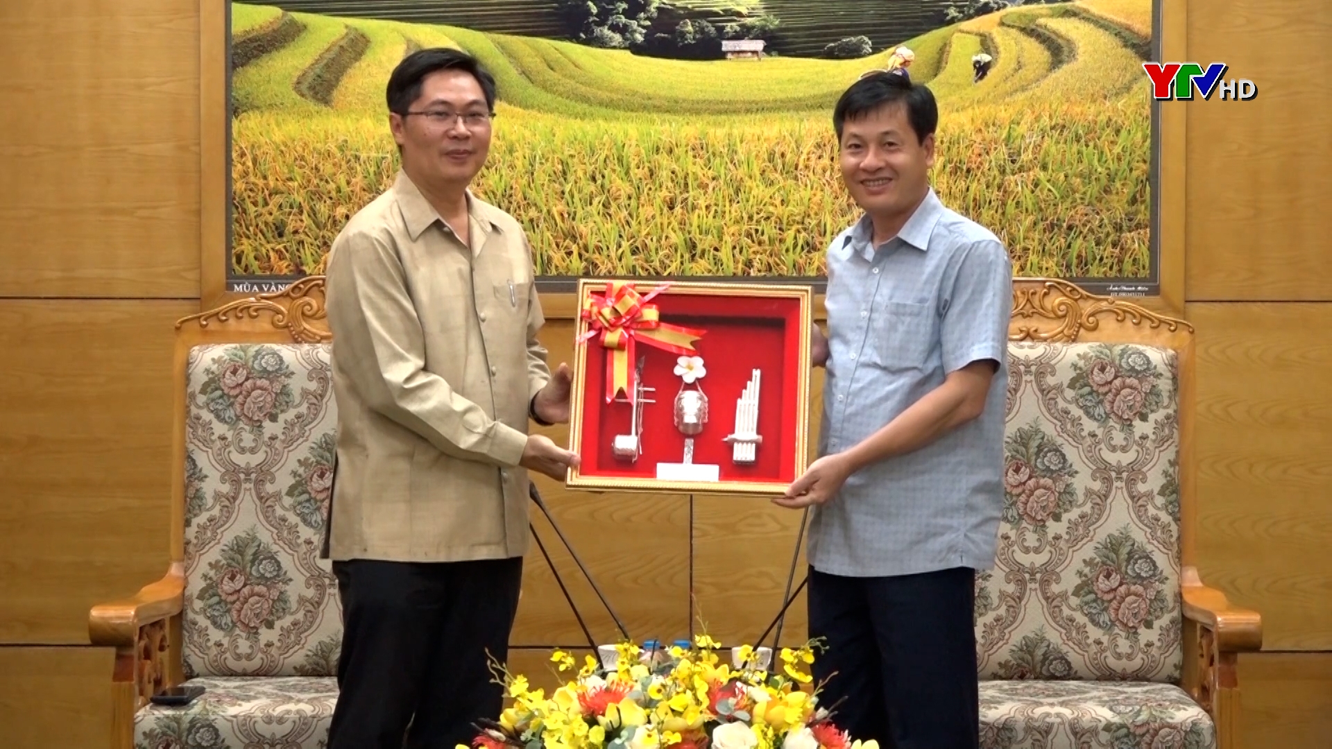 Đoàn công tác Văn phòng Chính quyền tỉnh Viêng Chăn chào xã giao lãnh đạo UBND tỉnh