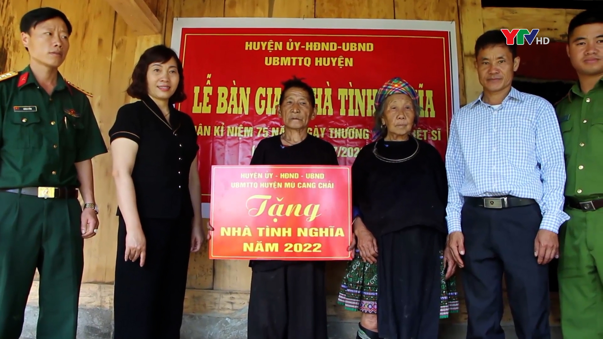 Huyện Mù Cang Chải trao tặng nhà tình nghĩa cho gia đình người có công với cách mạng