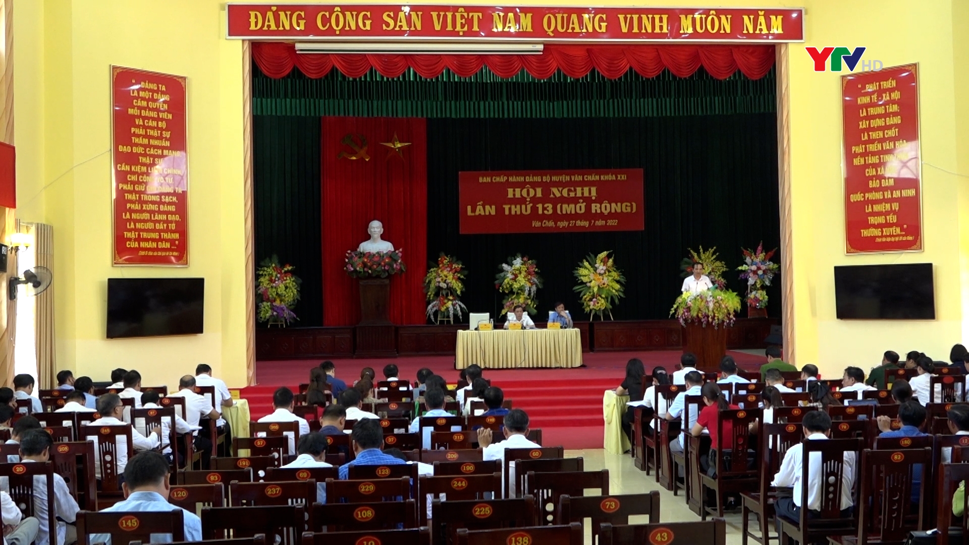 Hội nghị BCH huyện Văn Chấn lần thứ 13 (mở rộng)