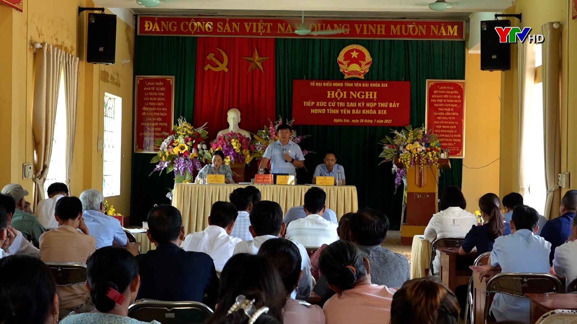 Tổ đại biểu HĐND tỉnh tiếp xúc cử tri huyện Văn Chấn