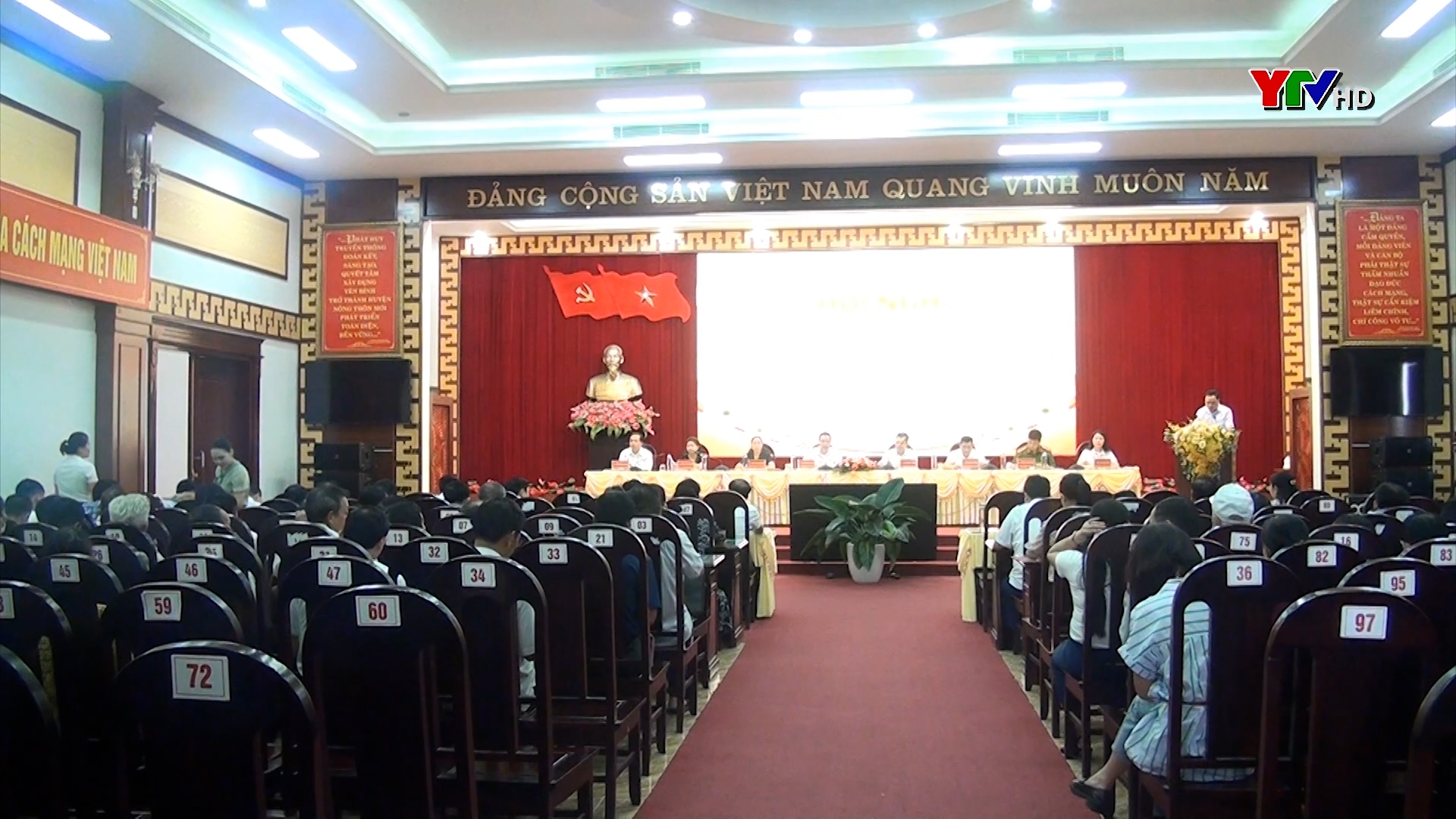 Đoàn đại biểu HĐND tỉnh và huyện Yên Bình tiếp xúc cử tri các xã, thị trấn của huyện Yên Bình