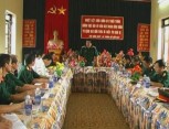 Thiếu tướng Dương Đức Hòa - tư lệnh quân khu 2 kiểm tra tại BCHQS huyện Yên Bình
