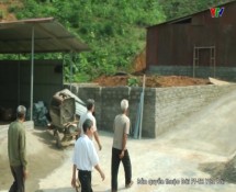 Người cao tuổi Trấn Yên tham gia xây dựng nông thôn mới