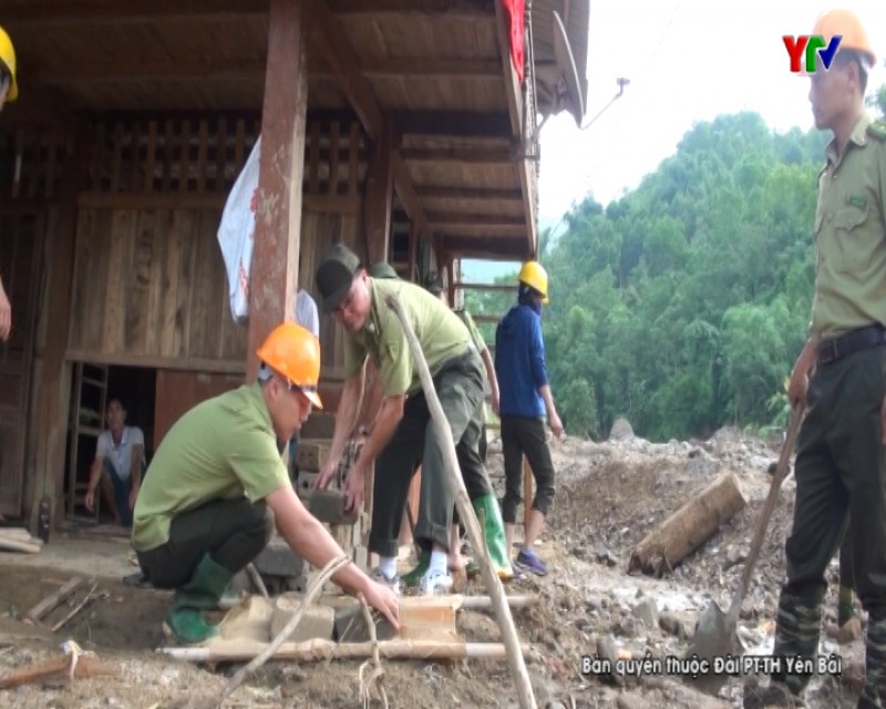 Hỗ trợ đồng bào vùng lũ Sơn Lương, huyện Văn Chấn ổn định cuộc sống