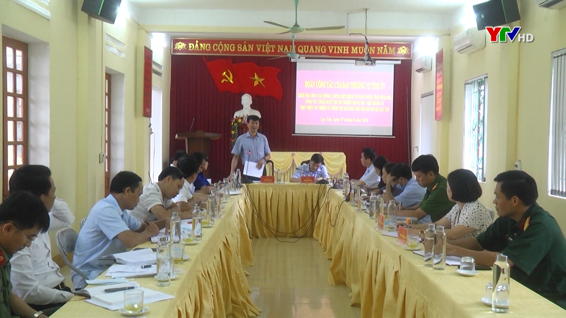 Đồng chí Trưởng Ban Tổ chức Tỉnh ủy Trần Huy Tuấn kiểm tra tại huyện Lục Yên