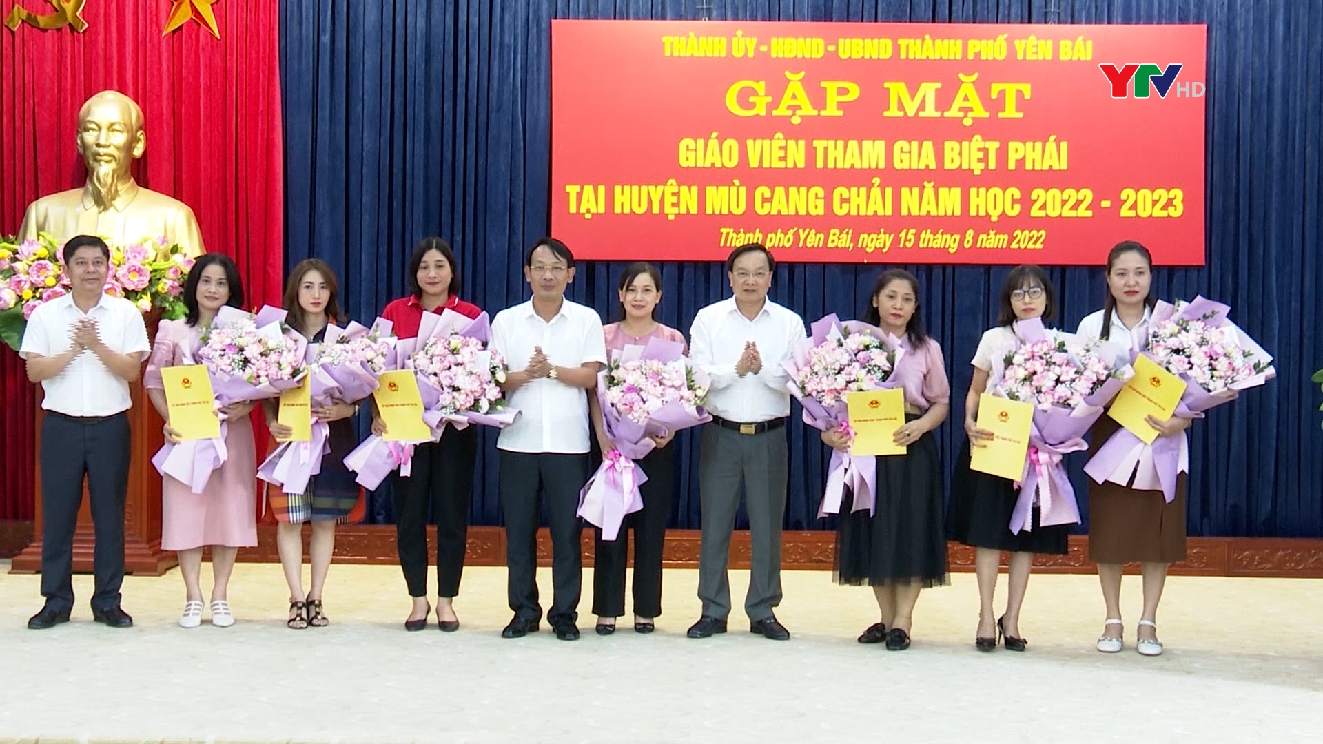 Thành phố Yên Bái: 7 giáo viên tiếng Anh biệt phái giảng dạy tại huyện Mù Cang Chải