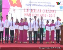 Đ/c Tạ Văn Long - Phó Chủ tịch thường trực UBND tỉnh dự khai giảng tại Trường THPT chuyên Nguyễn Tất Thành