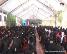 Các đồng chí lãnh đạo tỉnh dự Lễ khai giảng năm học mới tại một số trường học